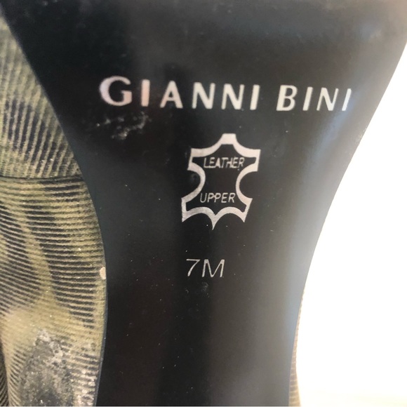 Gianni Bini Pumps, army green faint leopard print fabric, platform, Size 7 - Picture 5 of 16